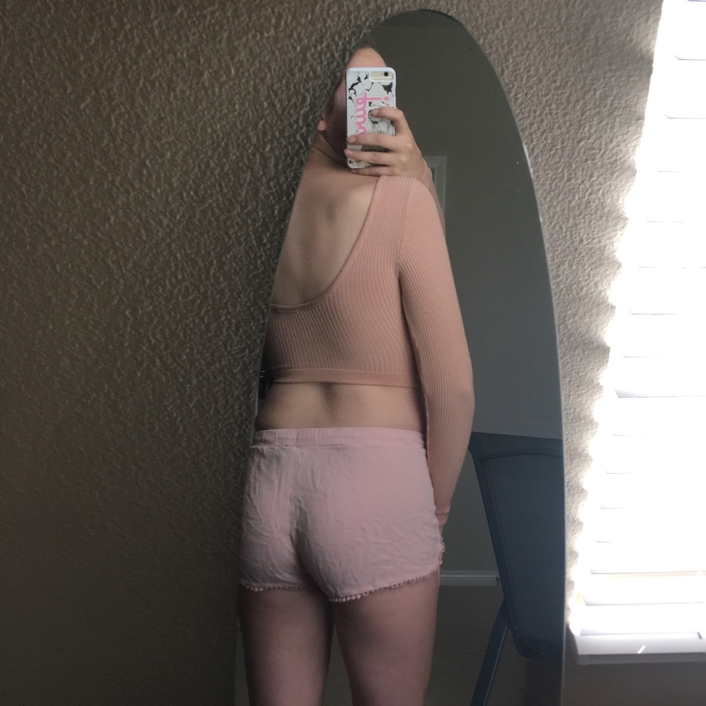 Backless crop top
